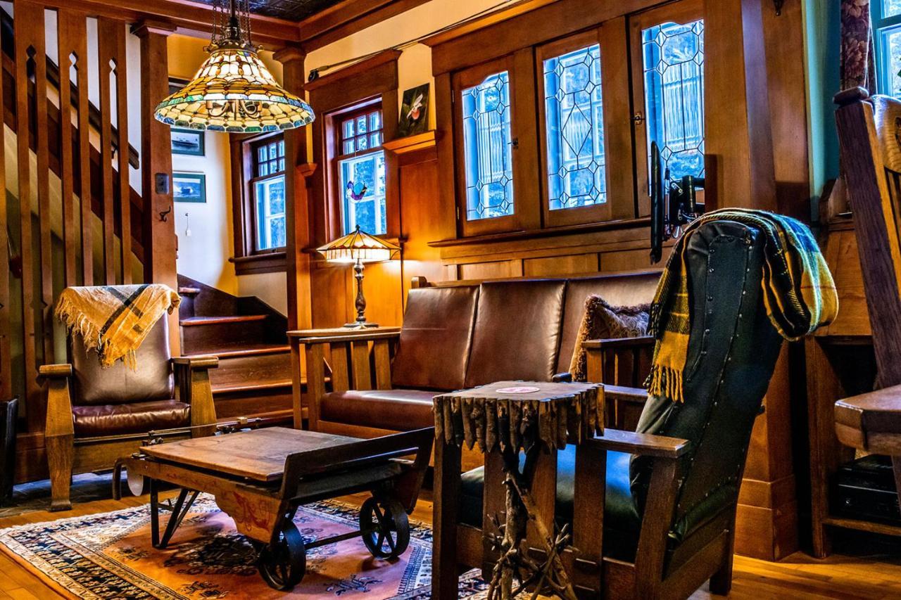 Bed and Breakfast The Craftsman House Bragg Creek Zewnętrze zdjęcie
