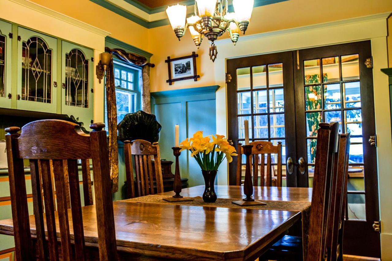 Bed and Breakfast The Craftsman House Bragg Creek Zewnętrze zdjęcie