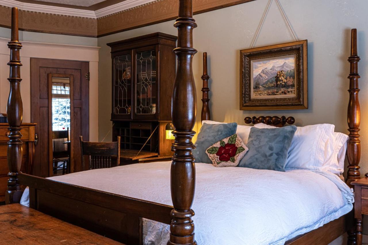 Bed and Breakfast The Craftsman House Bragg Creek Zewnętrze zdjęcie